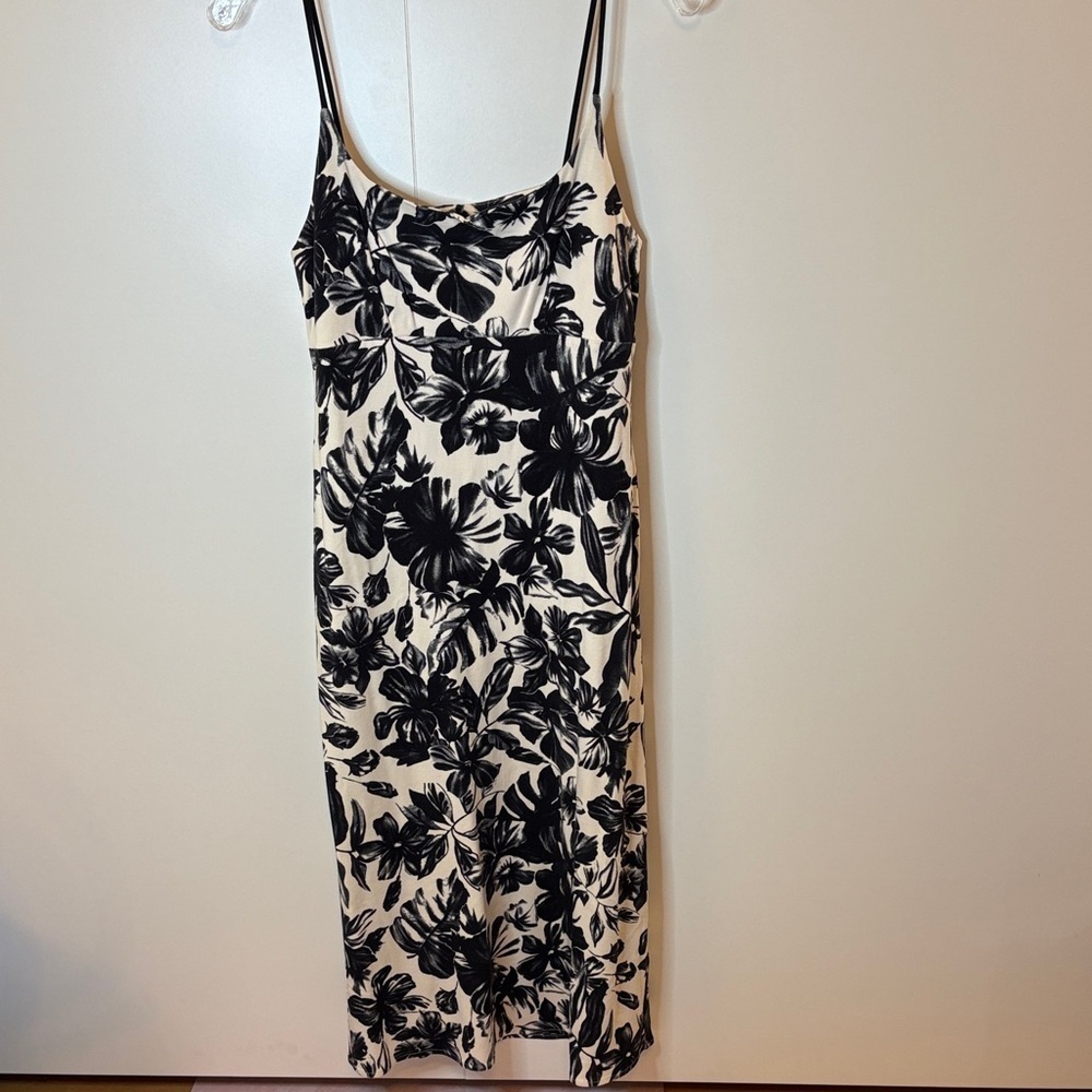Chic Black and White Floral Midi Dress